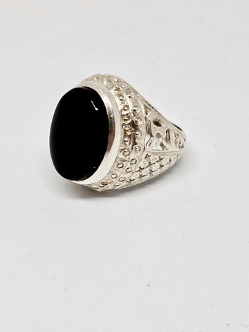 Aqeeq Rings